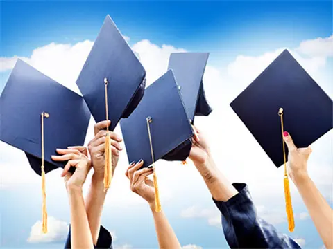 学士学位多久可以申请在职研究生？
